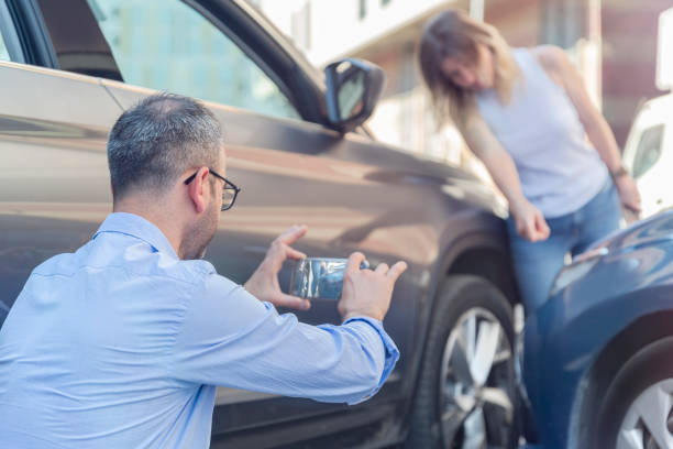 Professional Car Insurance Near Me technician working in Dundee, FL